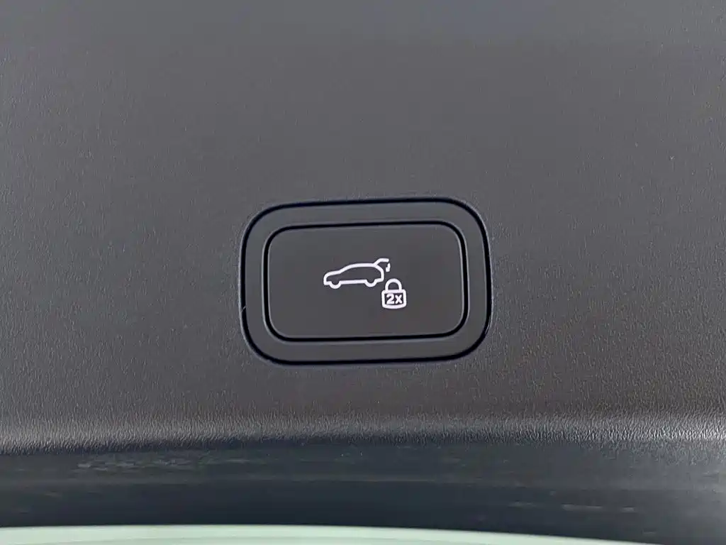 Li Auto i6 2026 2025 4WD Base Model
