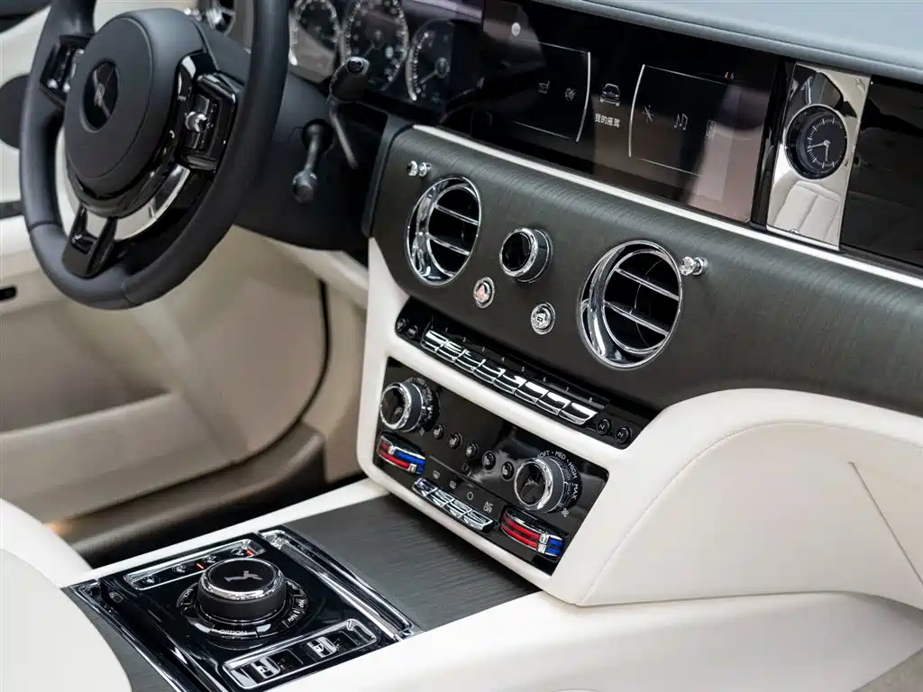 Rolls-Royce Ghost 2021 6.7T Standard Wheelbase фото 18