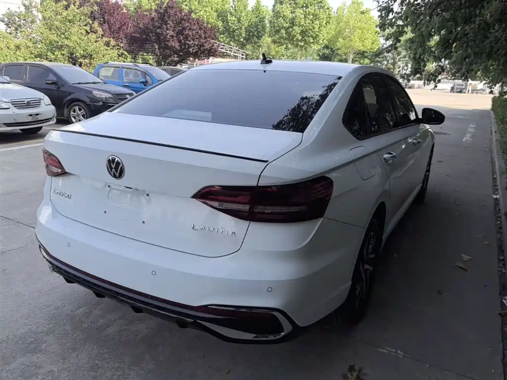 Volkswagen Lavida 2024 Model 300TSI DSG Starlight Leading Edition фото 7