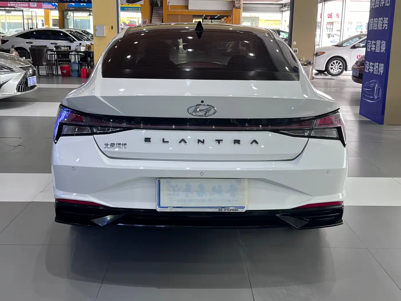 HYUNDAI ELANTRA