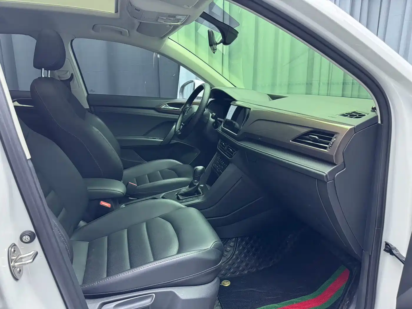 Volkswagen Tharu 2022 280TSI FWD Luxury Edition фото 14