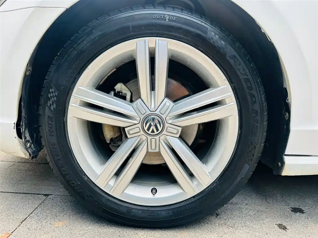 Volkswagen Lamando 2015 280TSI DSG Comfort фото 10