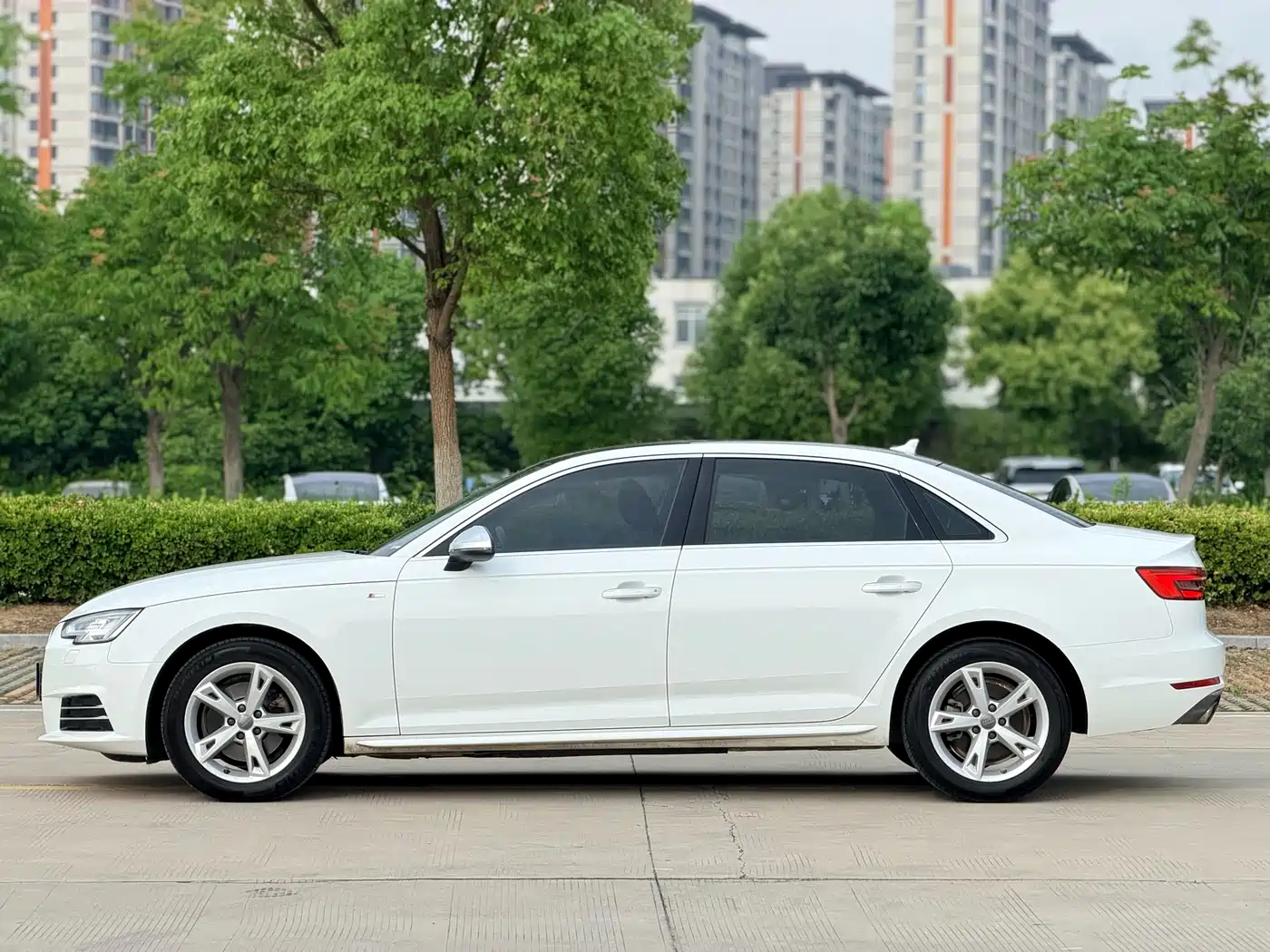 Audi A4L 2017 Plus 40 TFSI Fashion фото 4