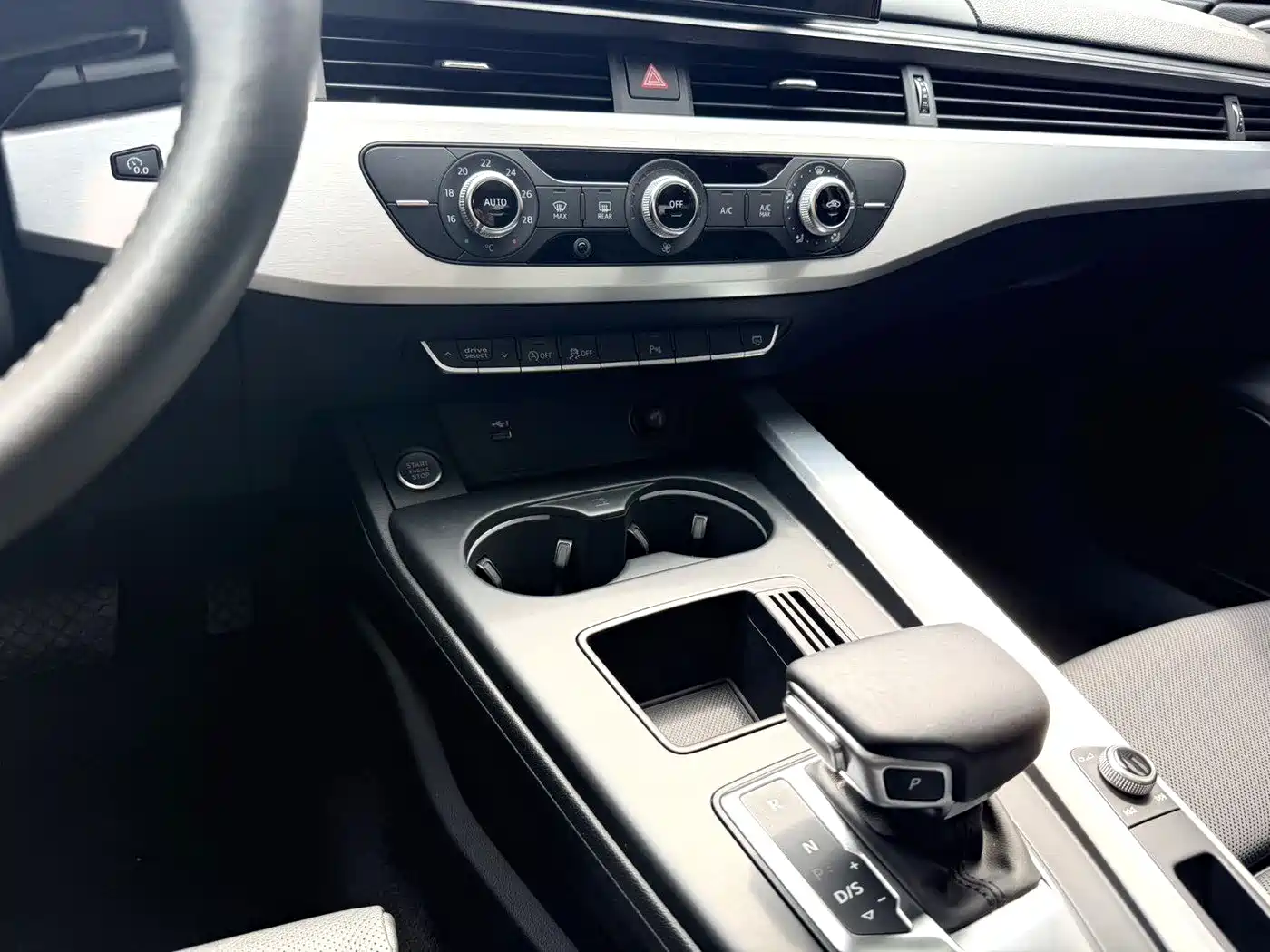 Audi A4L 2020 40 TFSI Fashion Dynamic Edition фото 6