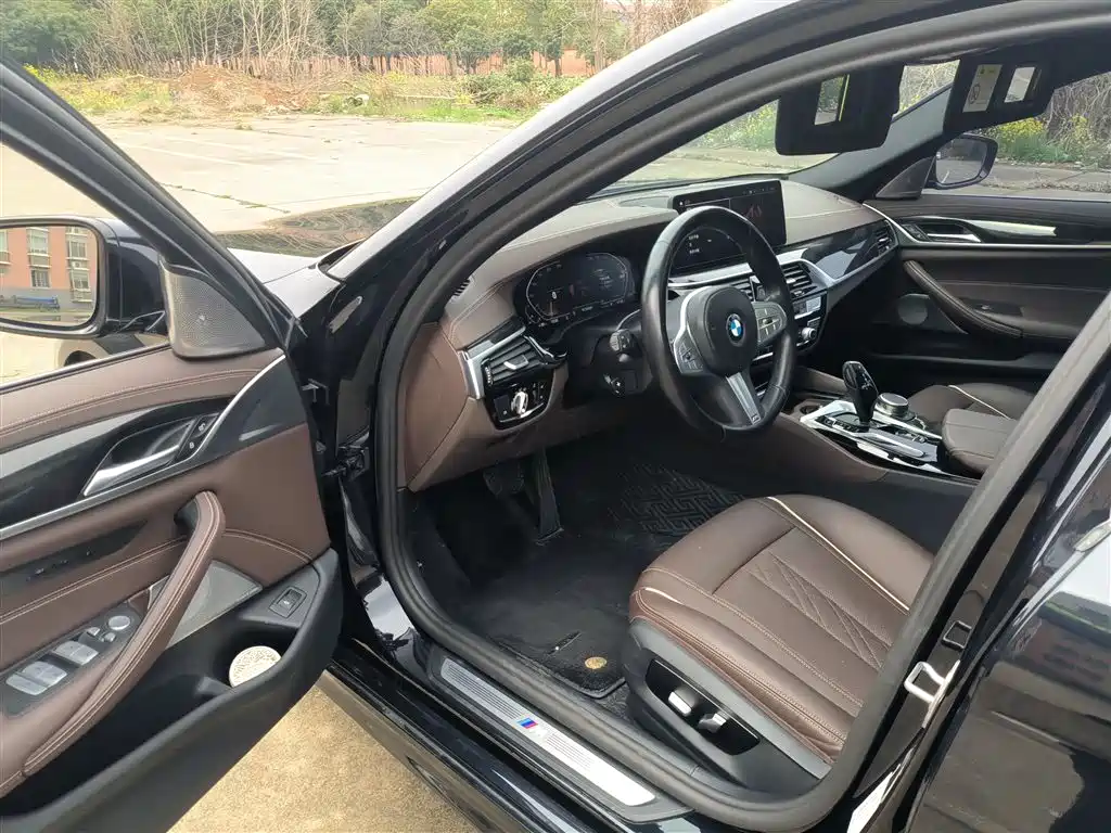 BMW 5-SERIES