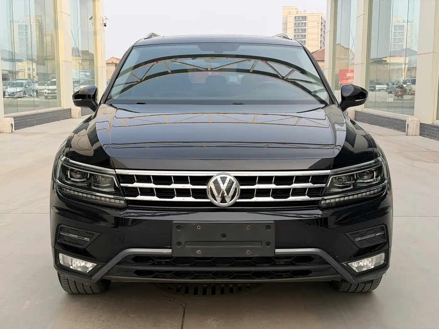 Volkswagen Tiguan L 2017 380TSI Automatic 4WD Luxury Edition фото 2