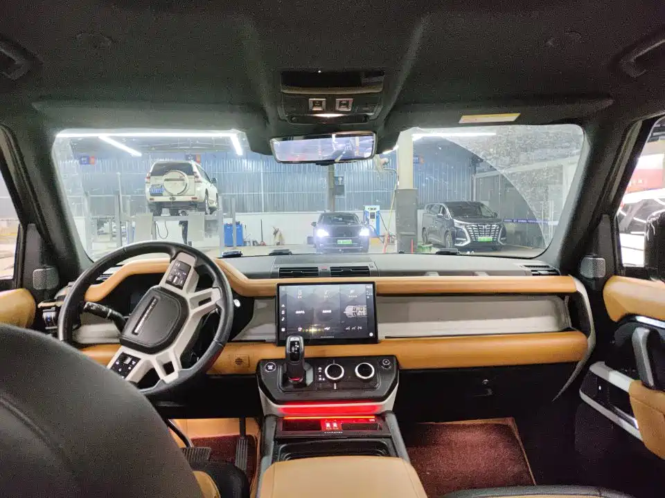 Land Rover Defender 2024 110 3.0T P400 X-DYNAMIC HSE фото 5