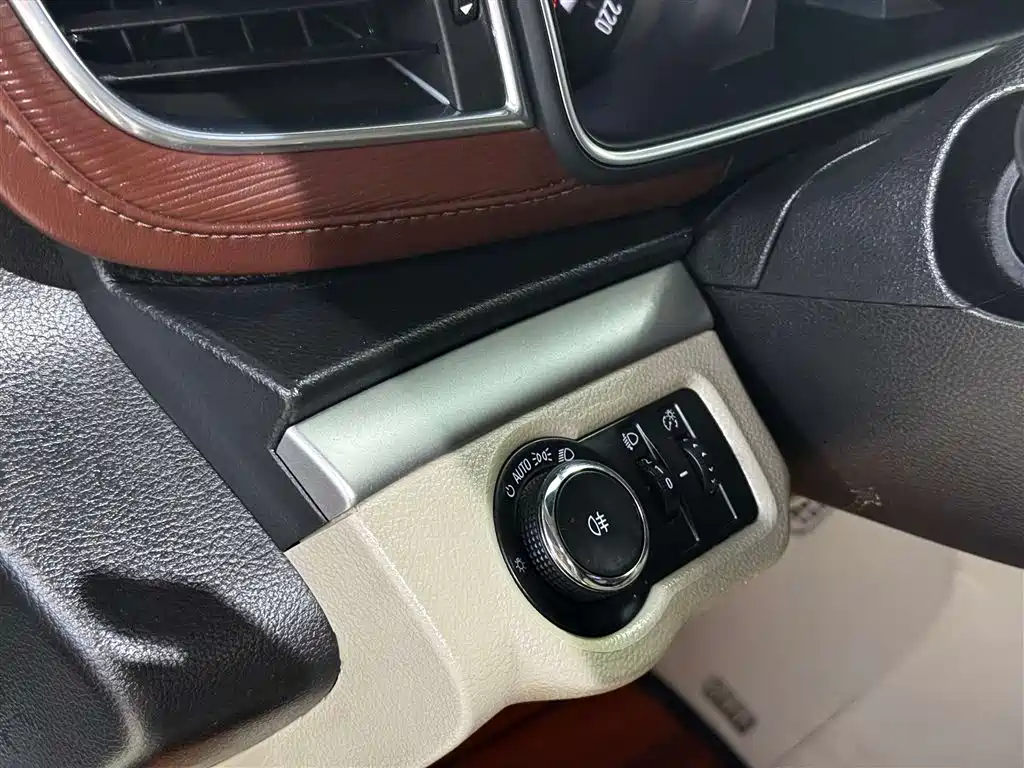 Buick GL8 2018 28T Luxury Model China VI фото 23