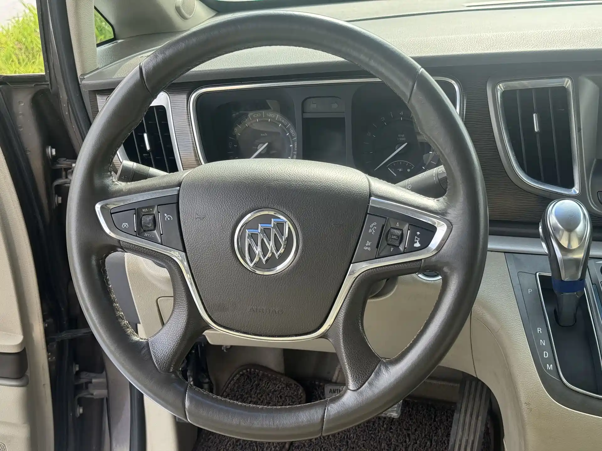 Фото 24 - Buick GL8