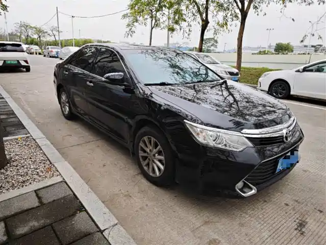 TOYOTA CAMRY