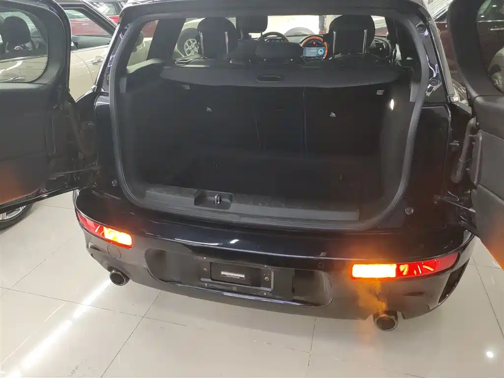 MINI CLUBMAN
