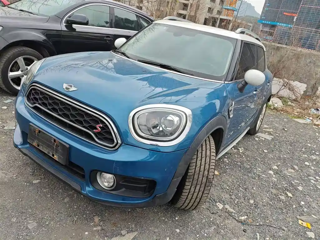 MINI COUNTRYMAN