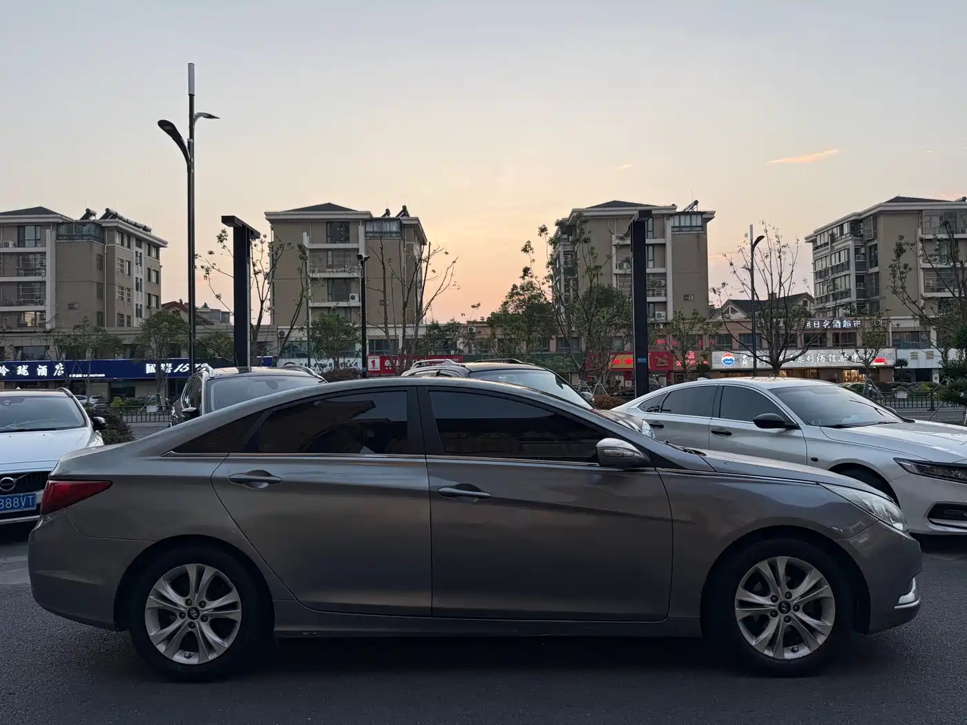 Hyundai Sonata 2011 2.0L Auto Leading Edition фото 4