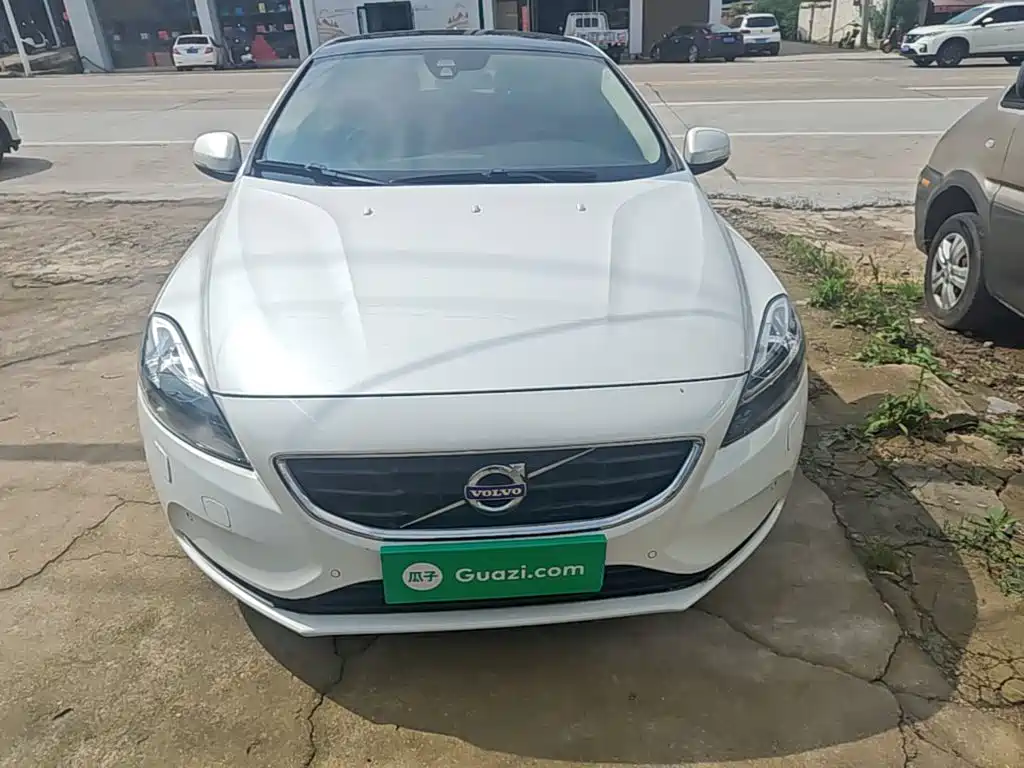 Photo 3 - Volvo V40