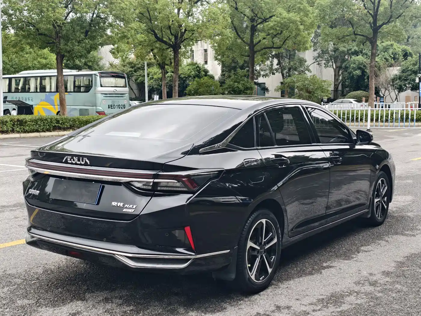 DONGFENG YI HYUN MAX