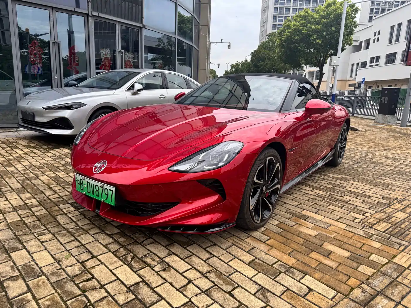 MG Cyberster 2024 520km Legend AWD Red Canopy Edition