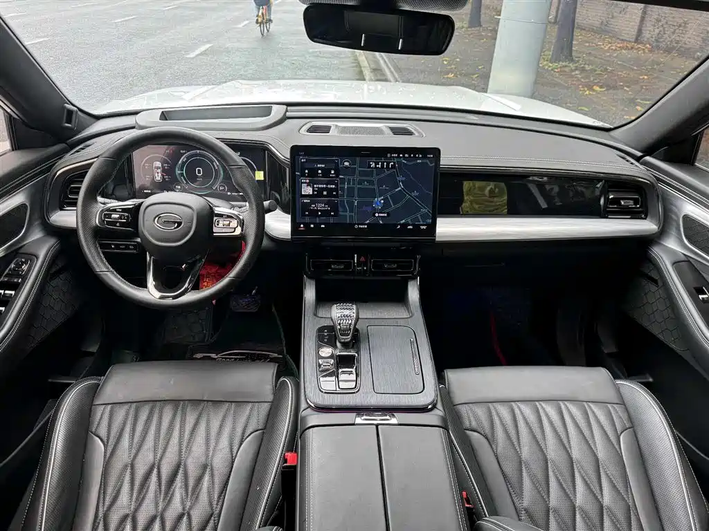 GAC Trumpchi Trumpchi GS8 2022 Dual Engine Series 2.0TM 2WD Premium Edition (6-Seater) фото 4