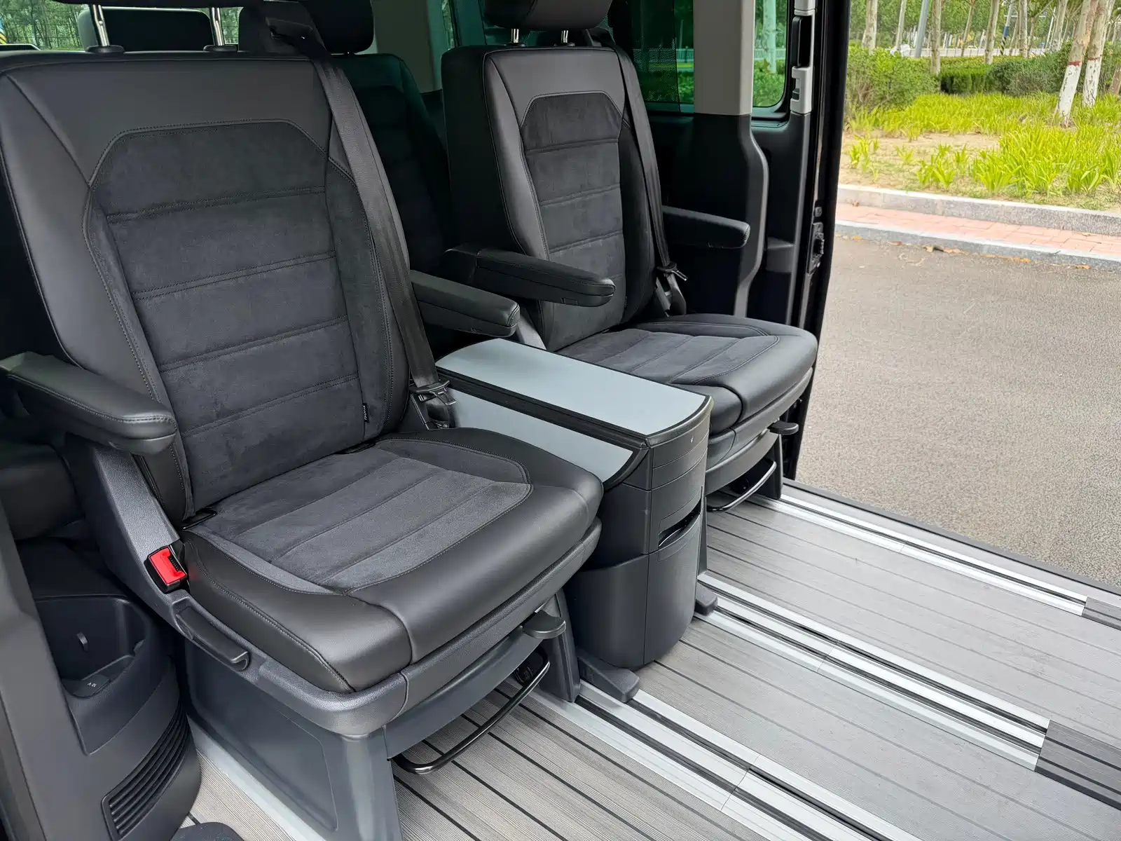 Фото 23 - Volkswagen Multivan