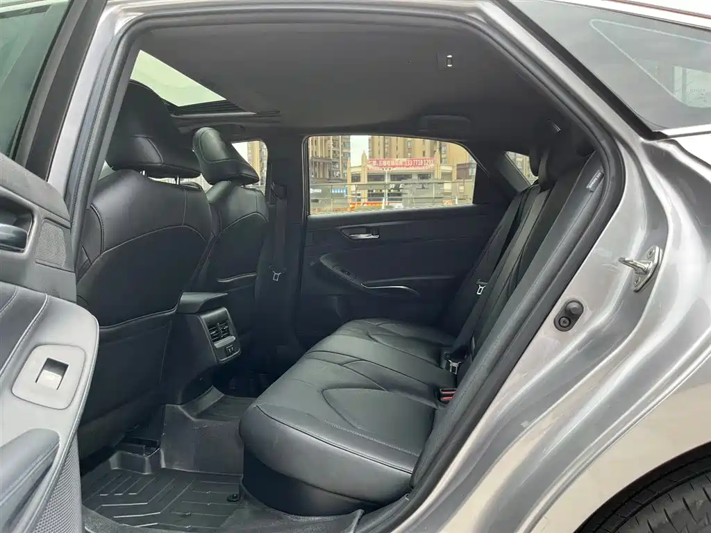 Toyota Avalon 2019 Hybrid 2.5L Luxury Edition China V фото 14