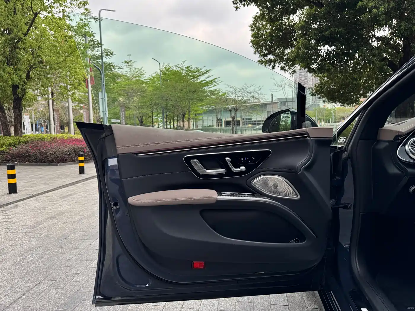 MERCEDES-BENZ EQS AMG