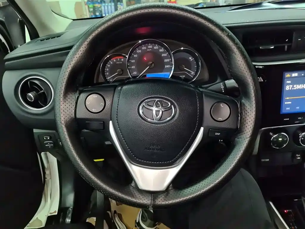 Toyota Levin 2017 Facelift 185T CVT Elite Edition China VI фото 3