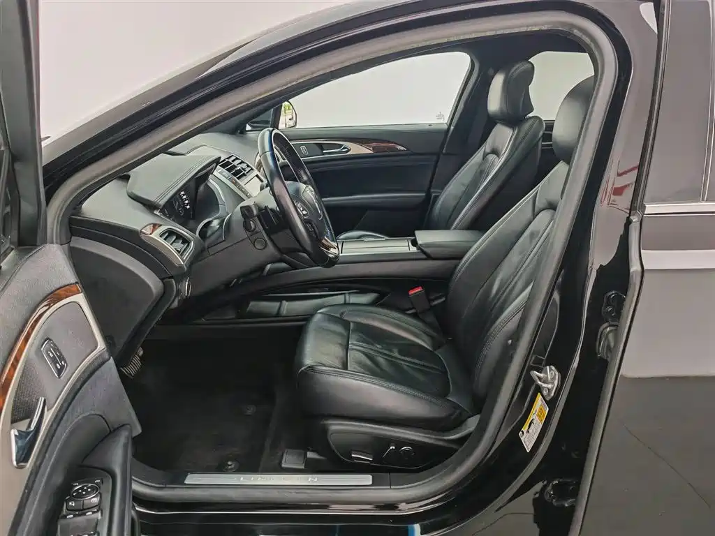 Lincoln MKZ 2018 2.0T Elegance Edition фото 10