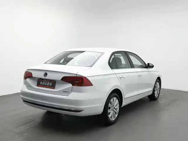 Volkswagen Bora 2018 1.5L Manual Comfort — фото 2