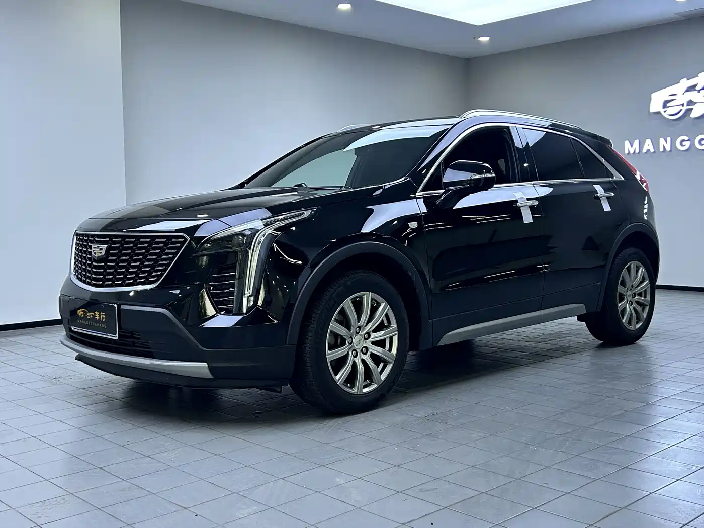 Cadillac XT4 2018 28T FWD Leading Edition