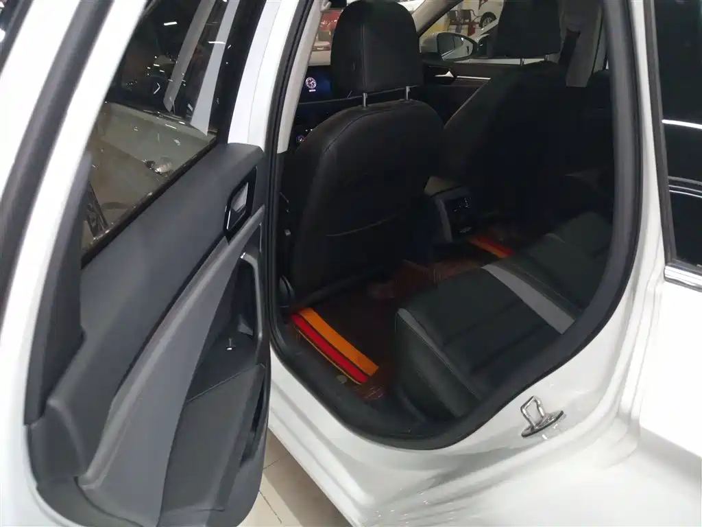Volkswagen Sagitar 2022 280TSI DSG Soaring Edition фото 10