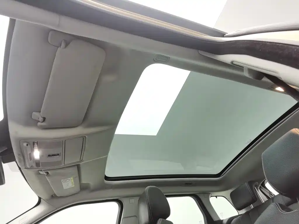 Land Rover Range Rover Evoque (Import) 2014 2015 2.0T 5-door Dynamic Edition
