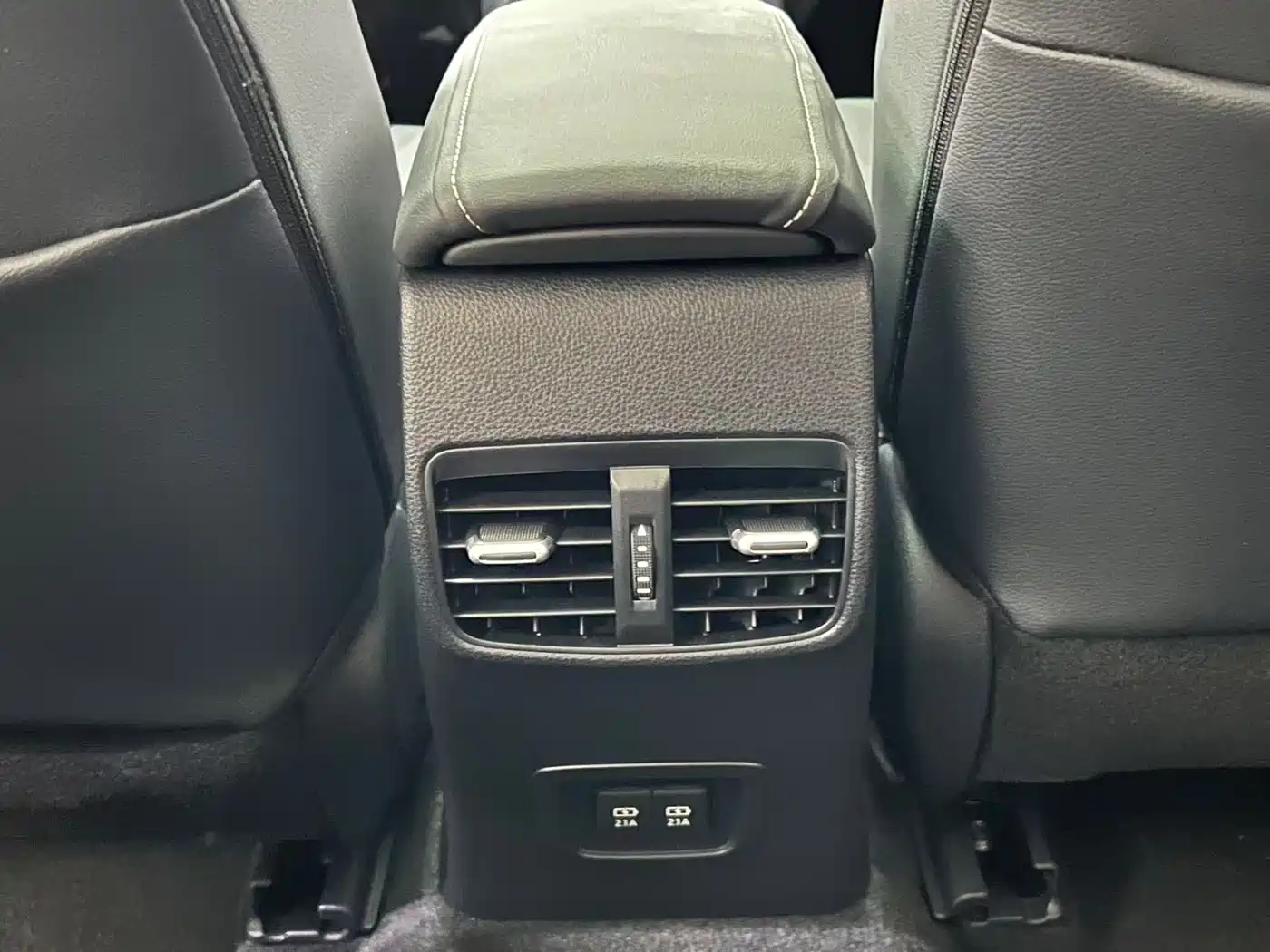 Toyota Corolla 2021 1.2T S-CVT Luxury Edition фото 8