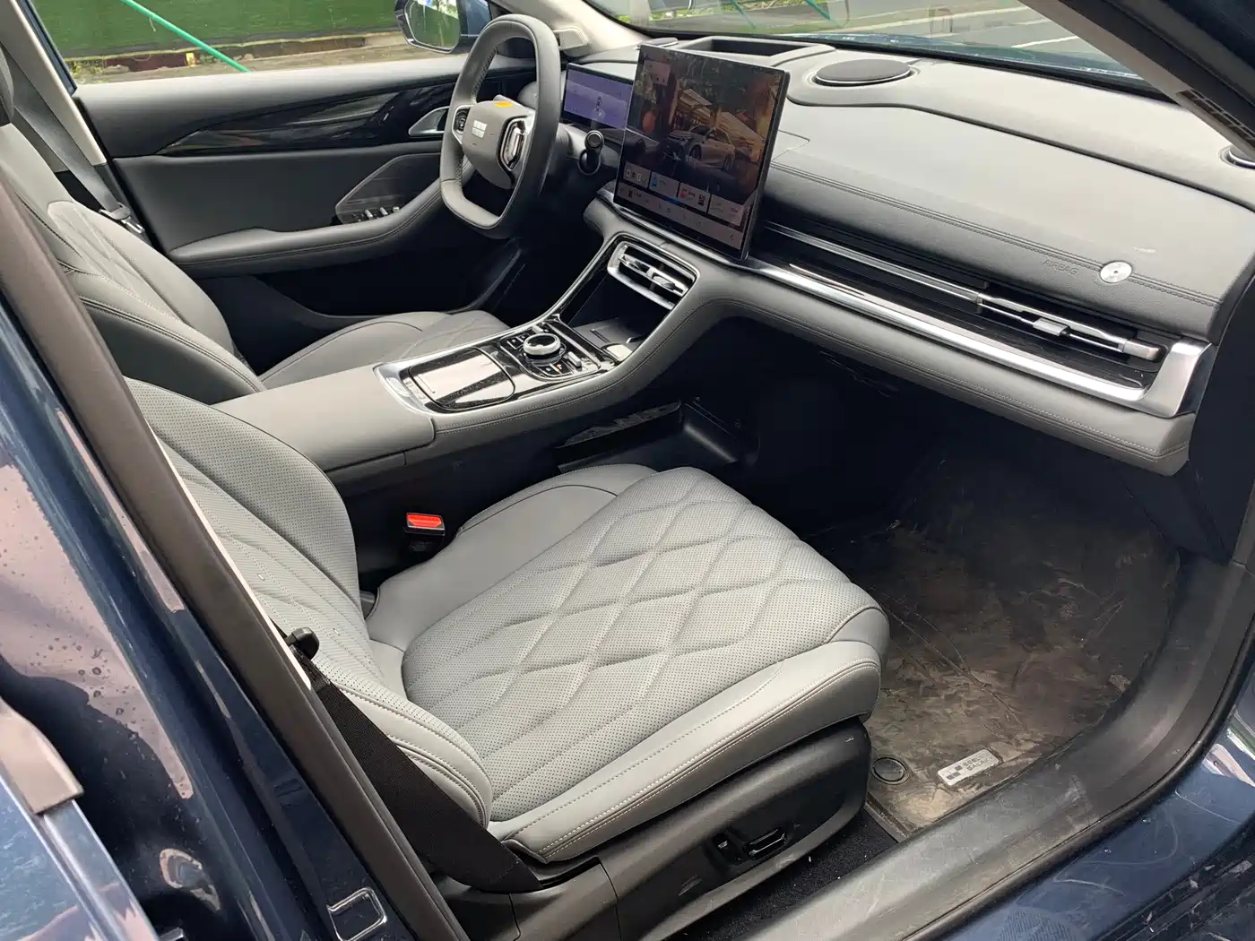 Geely Galaxy Galaxy A7 2025 EM-i 150km Explorer+ Edition фото 19