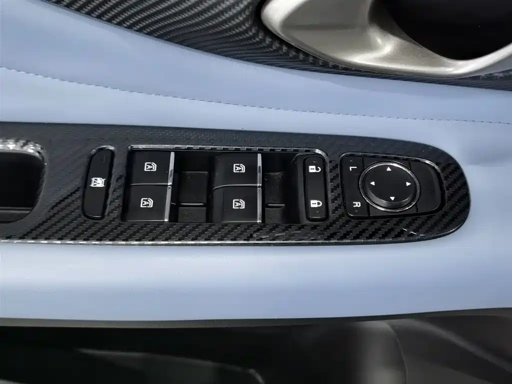 GAC Trumpchi Trumpchi Emkoo 2023 Shadow Leopard H High-Efficiency Hybrid фото 9