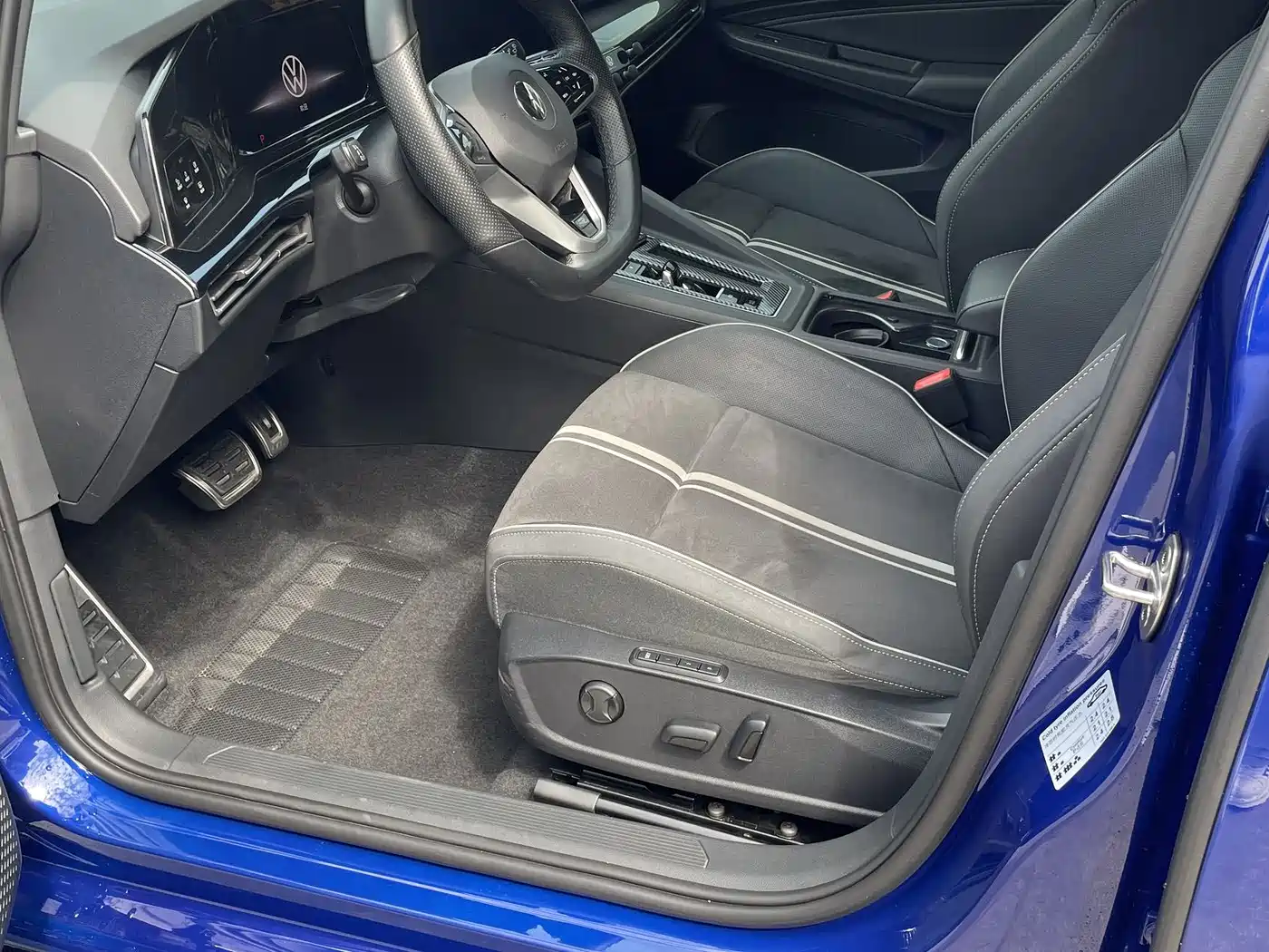 Volkswagen Golf 2021 280TSI DSG R-Line фото 10
