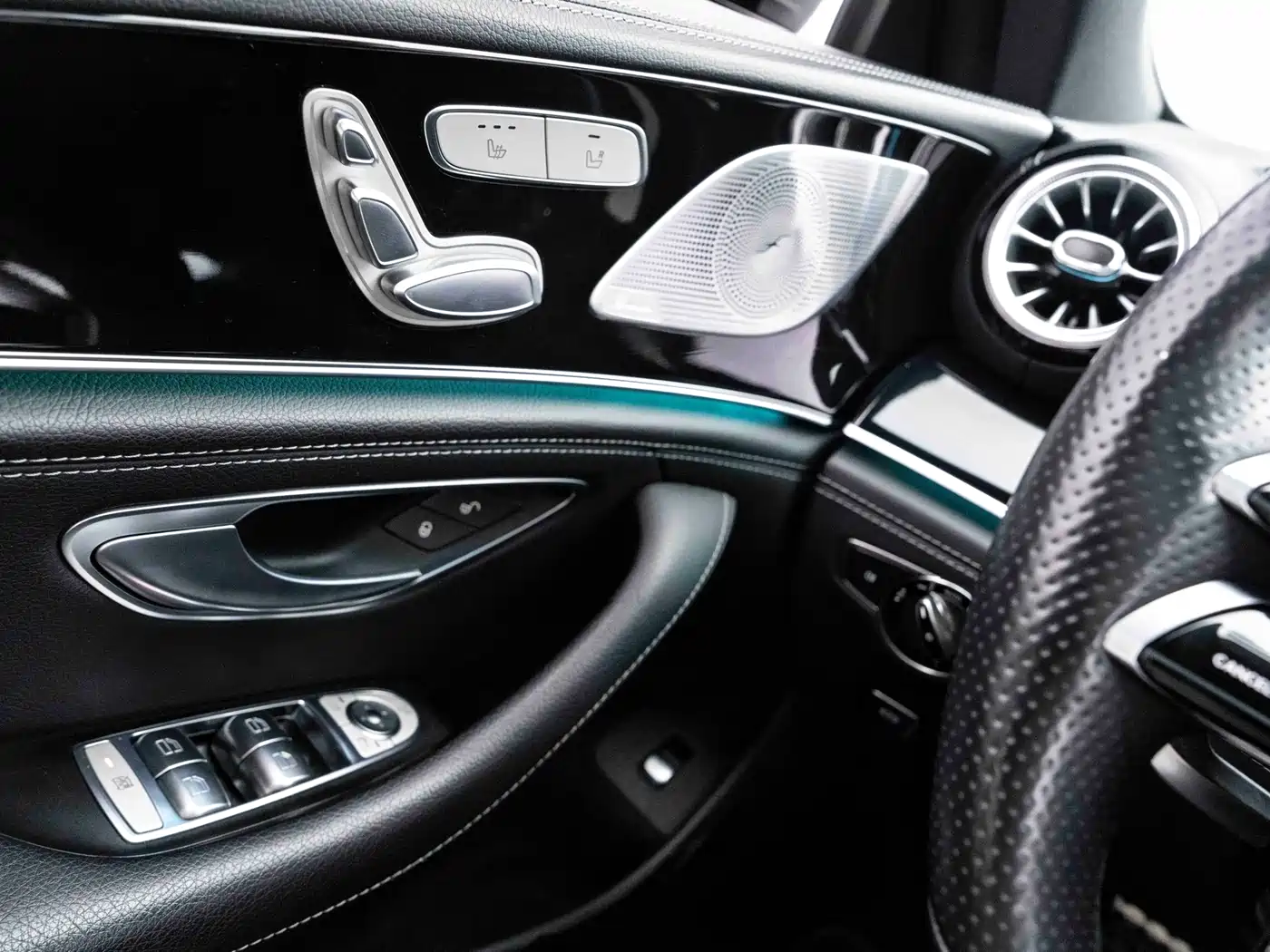 Mercedes-Benz AMG GT 2022 AMG GT 50 4MATIC+ 4-Door Coupe China Edition фото 26