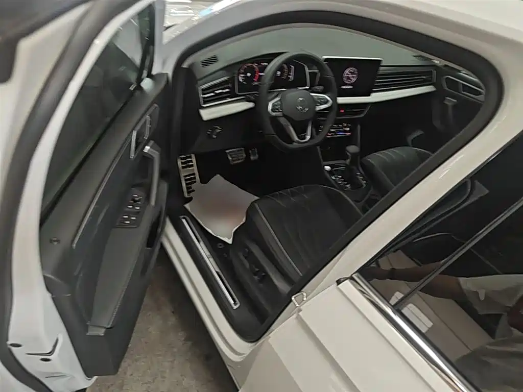 Volkswagen Tiguan L 2024 330TSI Automatic 2WD R-Line Premium Enjoyment Edition фото 12