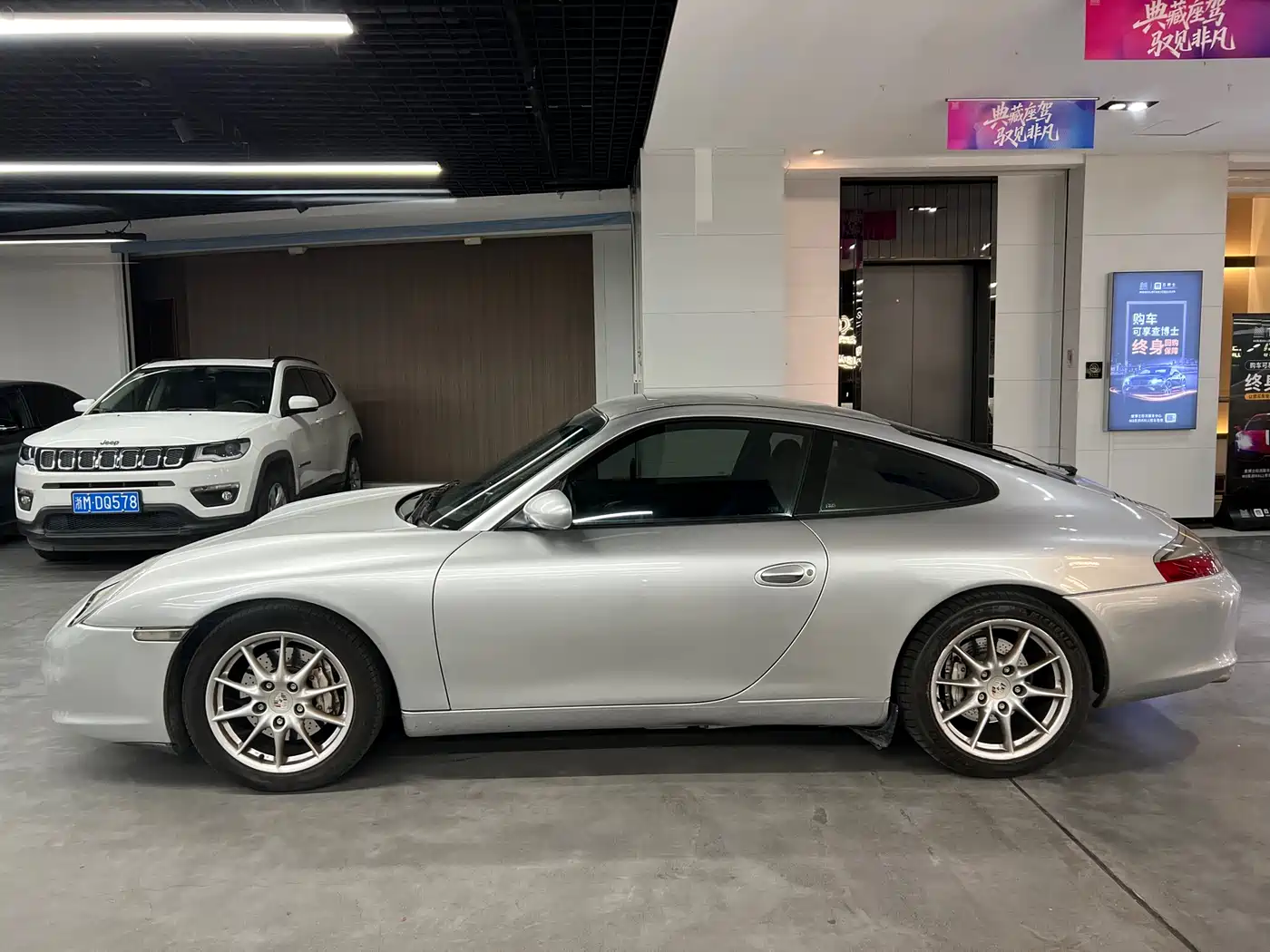 Porsche 911 2005 Carrera 4 AT 3.6L фото 7