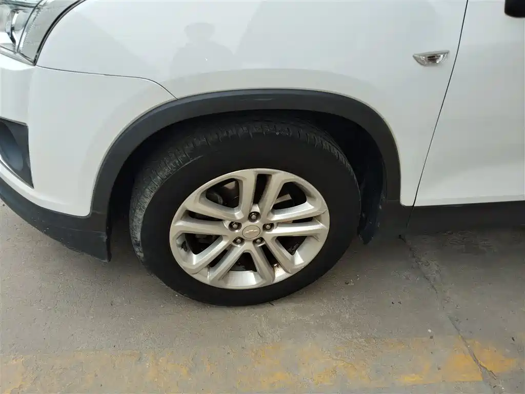 Chevrolet Trax 2016 1.4T Automatic 2WD Comfort Sunroof Edition фото 25