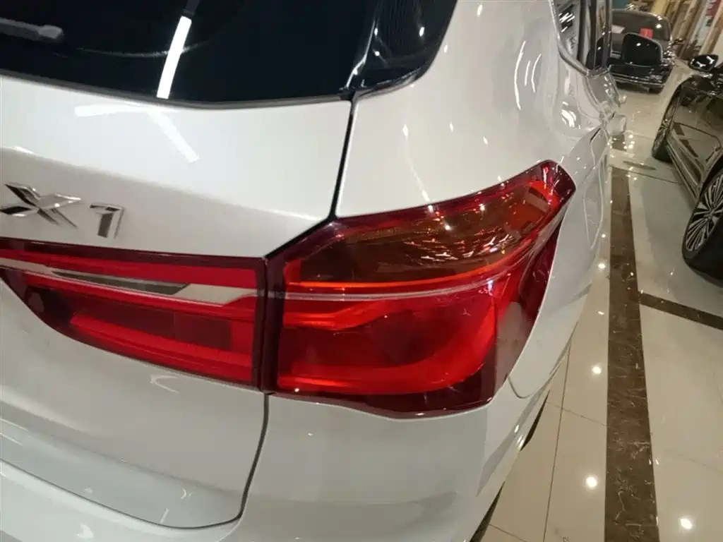 BMW X1 2016 sDrive20Li Luxury Model фото 8