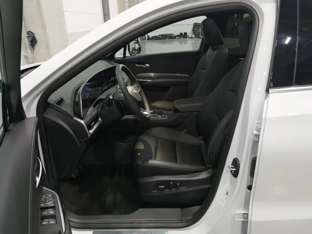 Cadillac XT4 2026 2024 Facelift 28T 2WD Luxury