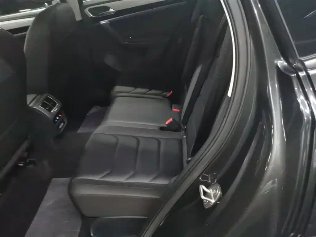 Volkswagen Tayron 2019 Expedition 280TSI 2WD Luxury (China VI) фото 17