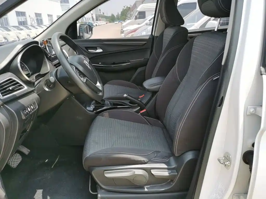 Baojun 730 2019 2019 1.5T CVT Fashion 7-Seater China V