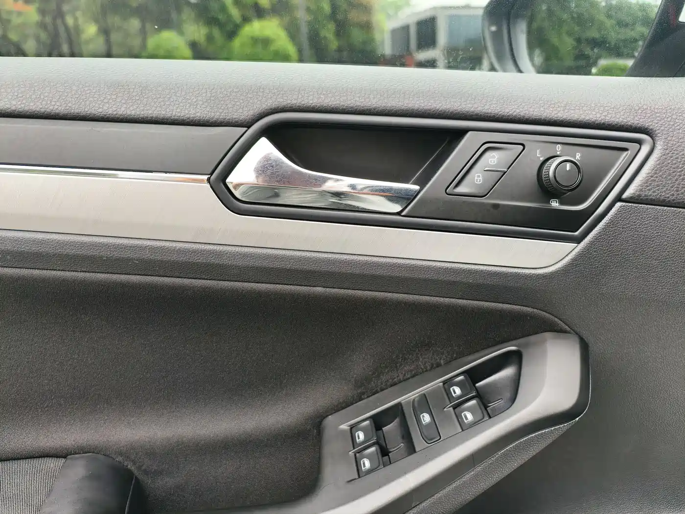 Volkswagen Sagitar 2018 1.6L Automatic Fashion фото 12