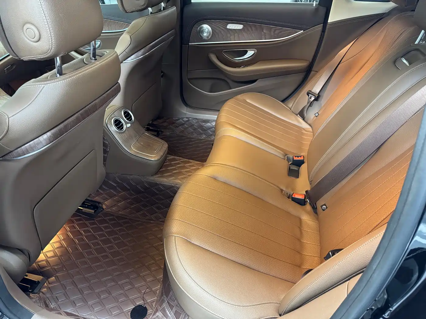 Mercedes-Benz E-Class 2020 E 300 L Fashion фото 5