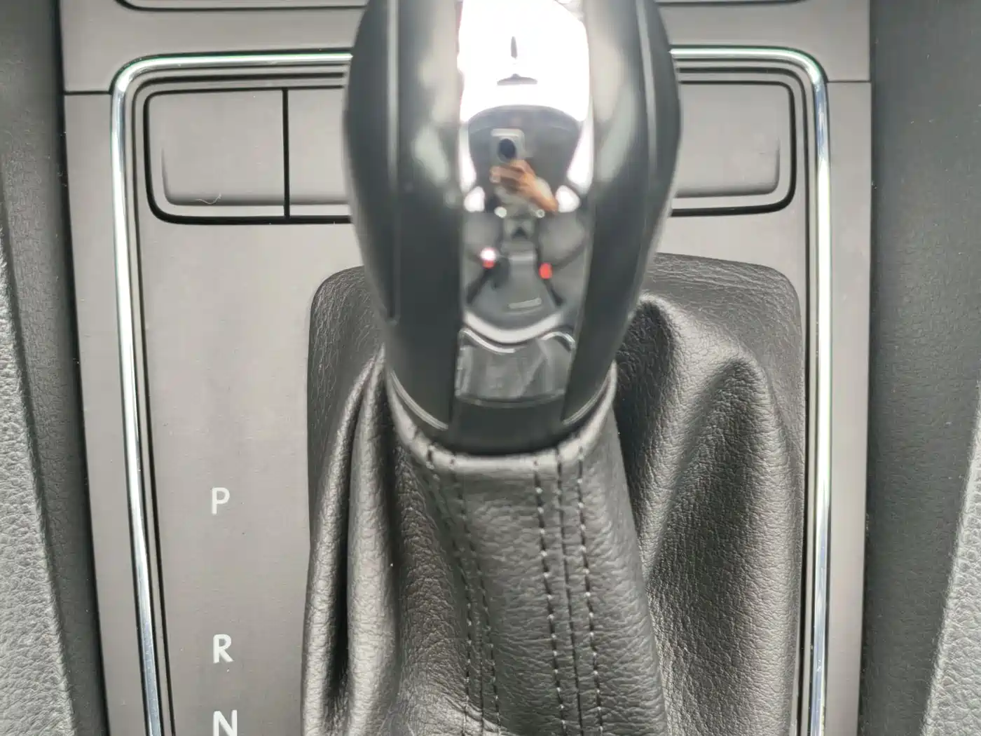 Volkswagen Sagitar 2018 1.6L Automatic Fashion фото 20