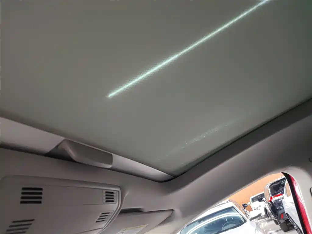 Volkswagen Polo 2019 Plus 1.5L Automatic Panorama Enjoyment Edition фото 18