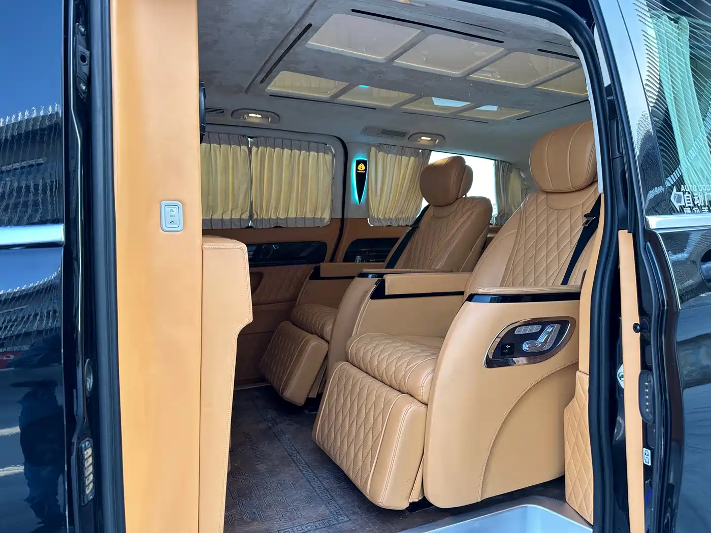 Mercedes-Benz Vito 2021 2.0T Business Edition 7-seater фото 6
