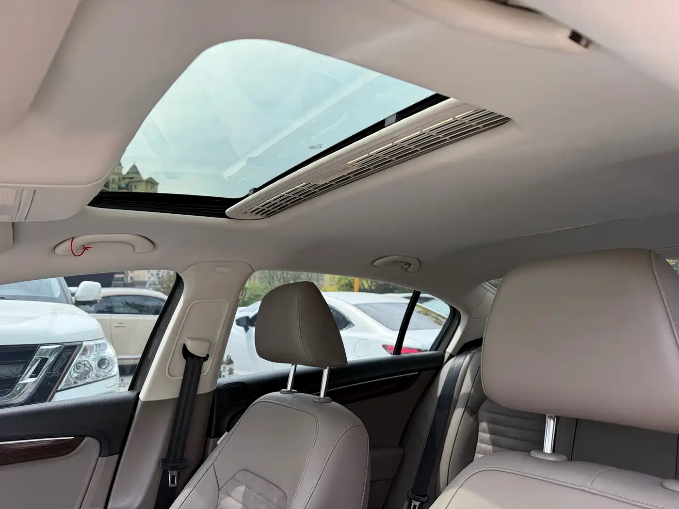 Volkswagen Magotan 2015 Facelift 1.8TSI Premium фото 5