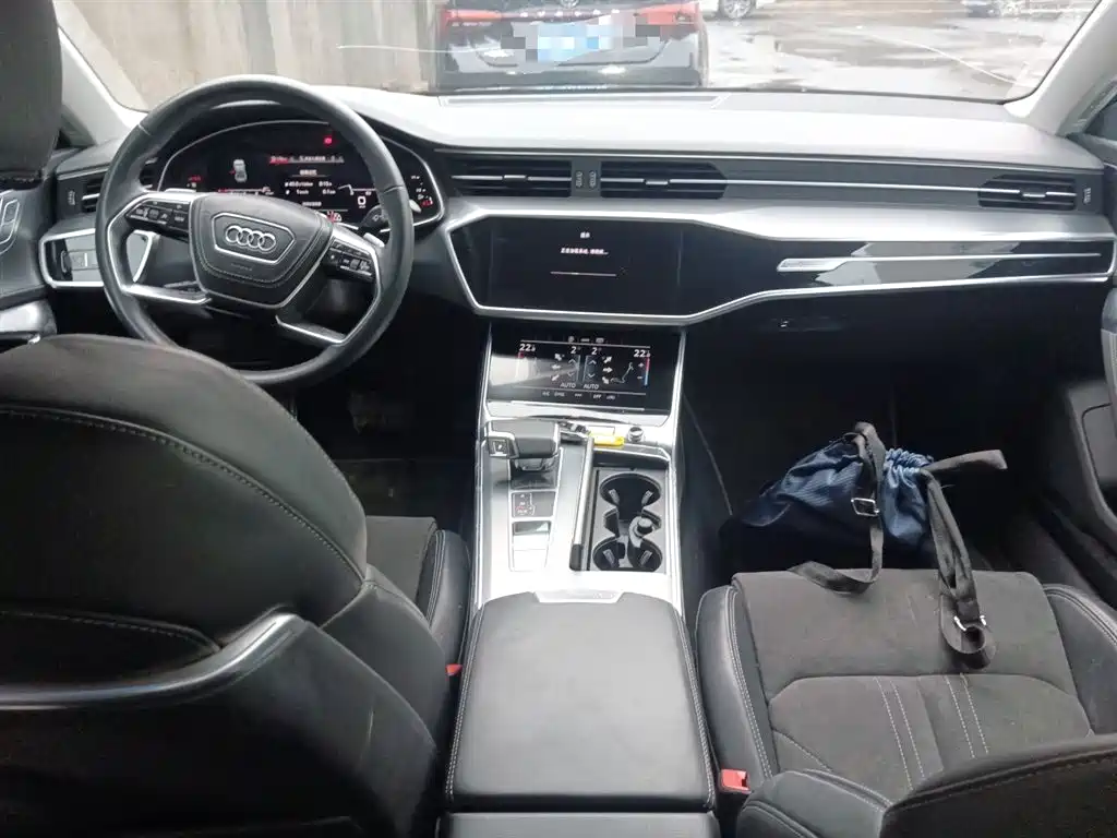 Audi A7L 2024 45 TFSI Luxury фото 10