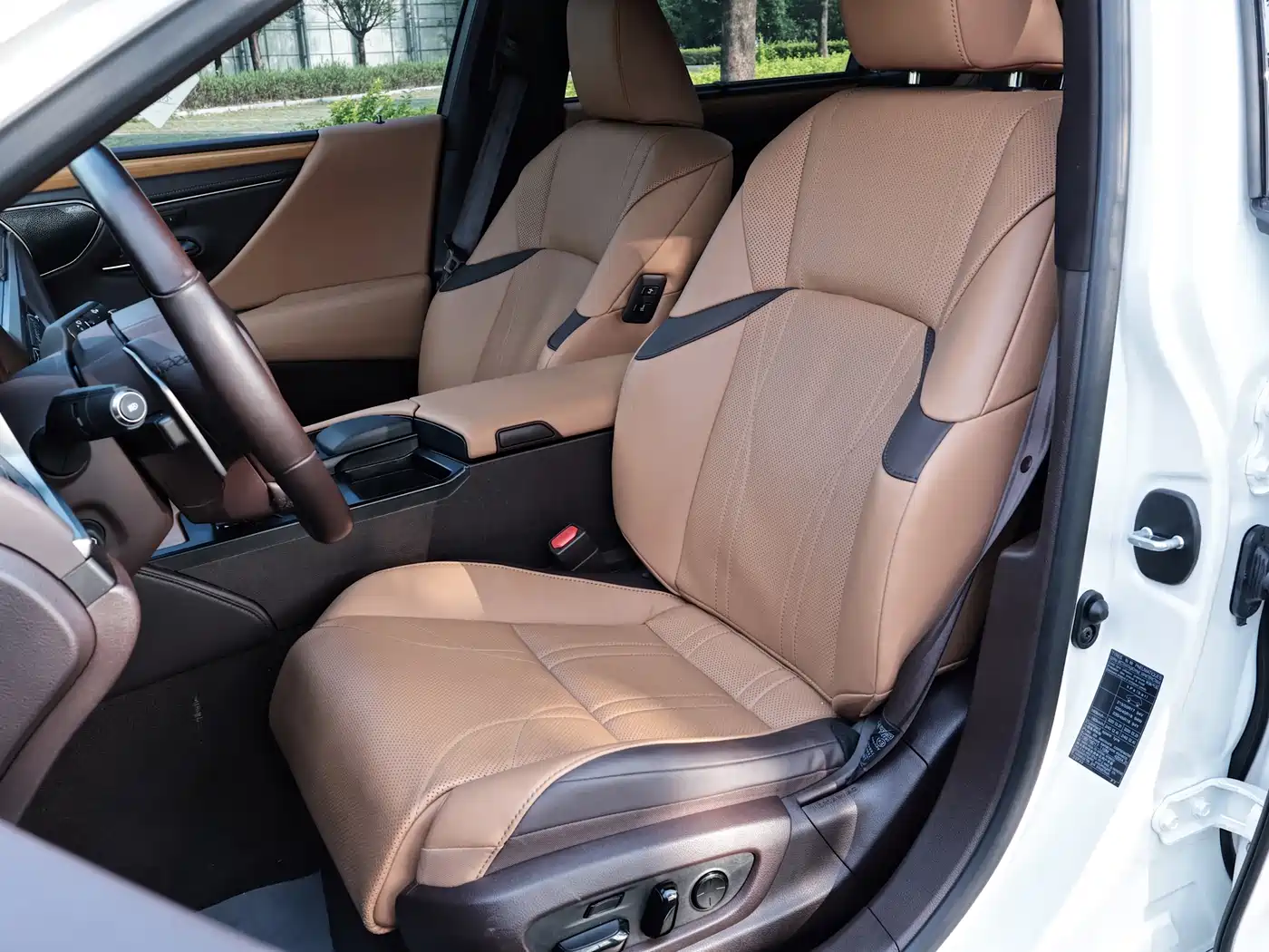 Lexus ES 2020 Model 300h Executive Edition фото 15